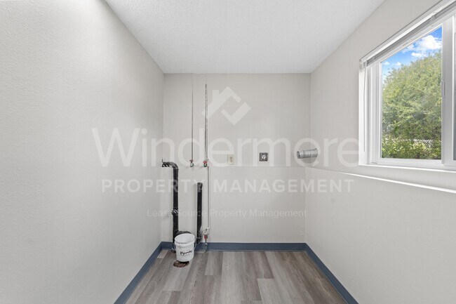 Building Photo - 2121 S Herald Rd