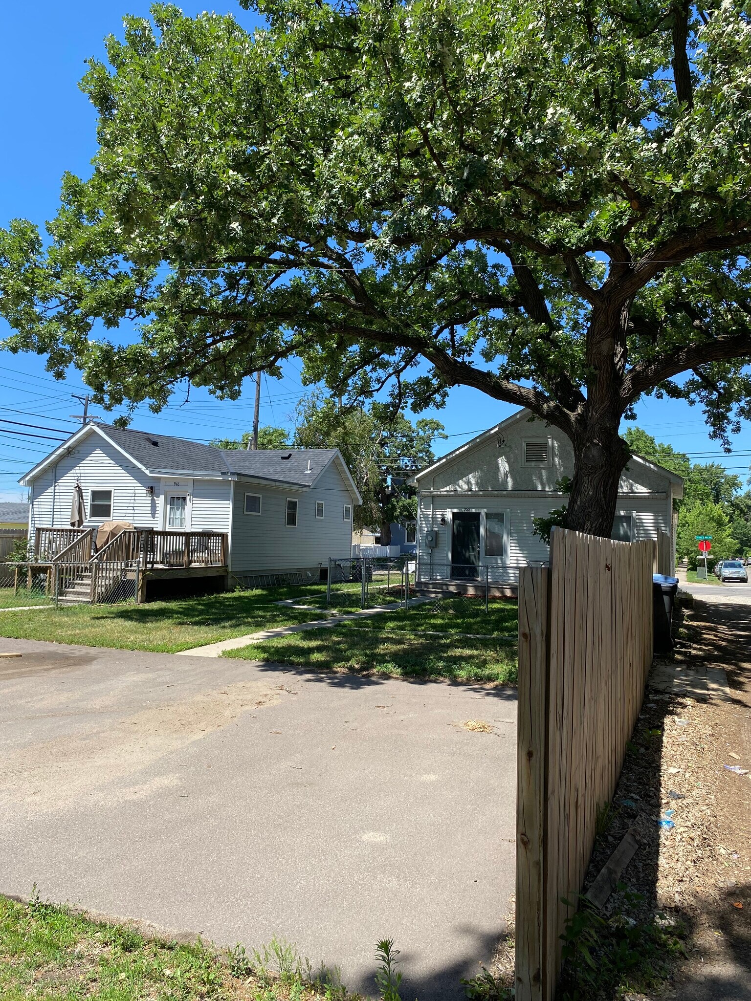 Building Photo - 950 29th Ave NE