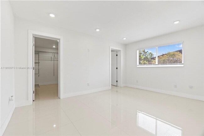 Building Photo - 10501 SW 53rd St