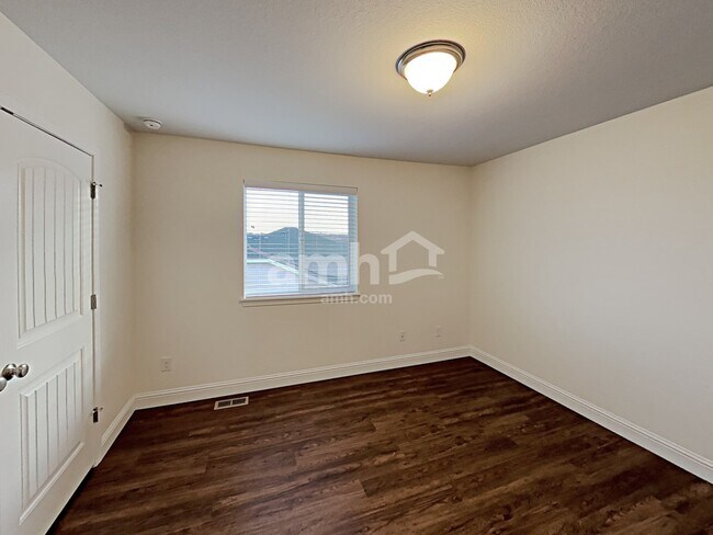 Building Photo - 12730 Ventana St