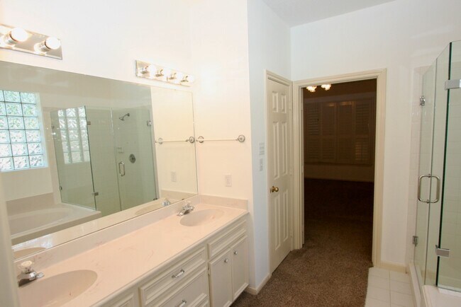 Building Photo - 6706 Prairie Dunes Dr
