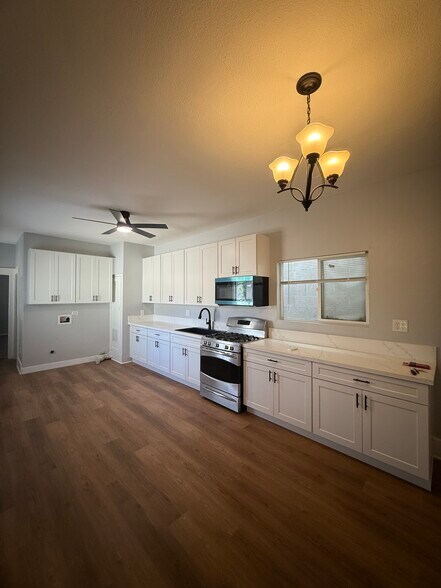 Primary Photo - 3360 Fairmount Blvd