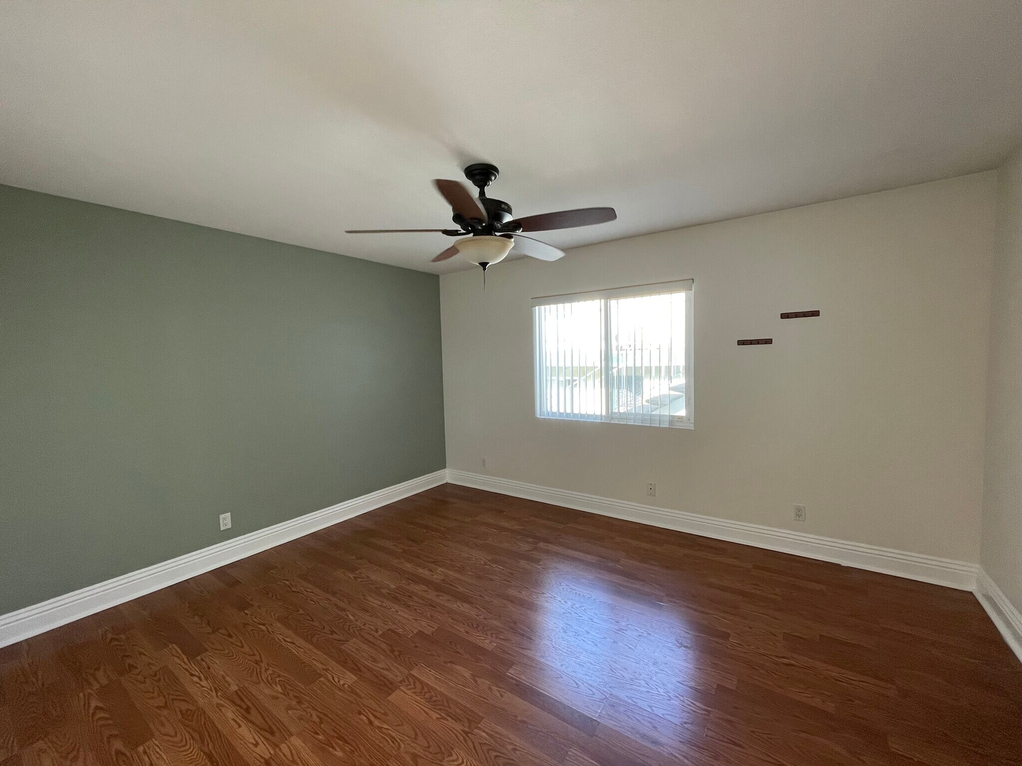oversized secondary bedroom - 631 7th St