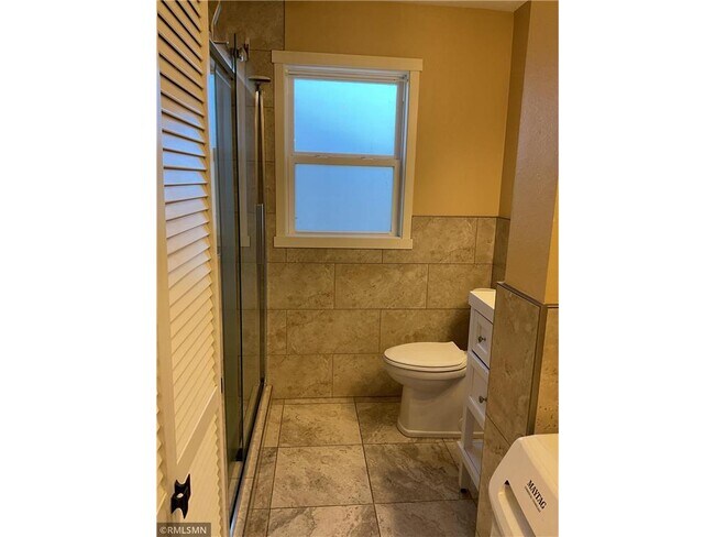 Building Photo - 28662 W Lake Dr