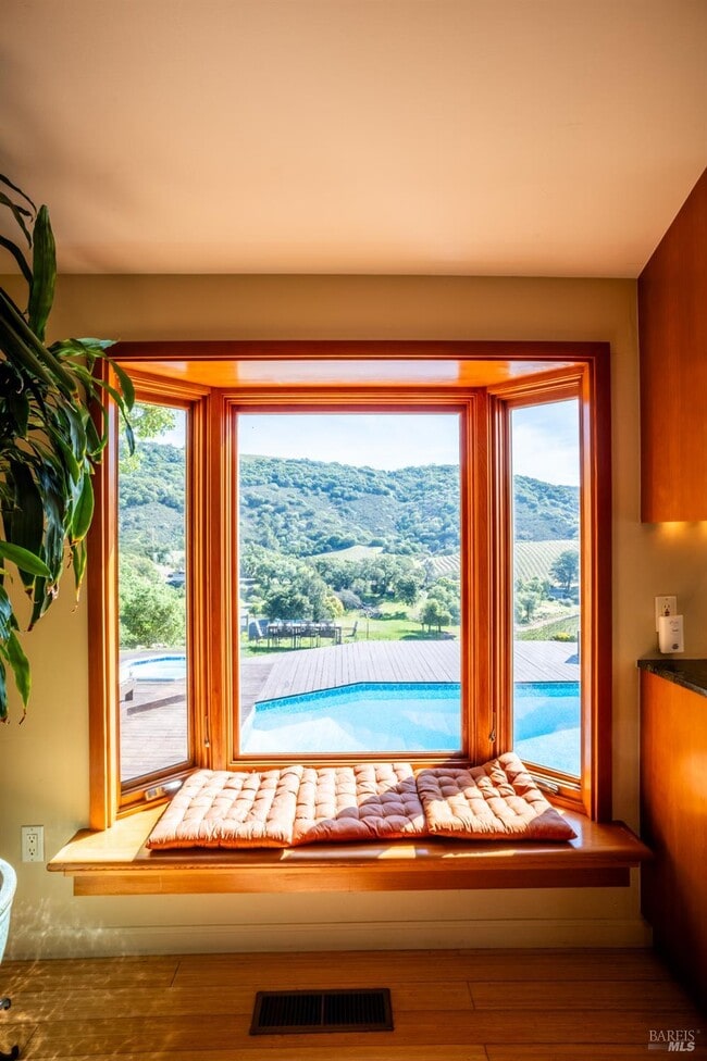 Building Photo - 452 Chestnut Ave