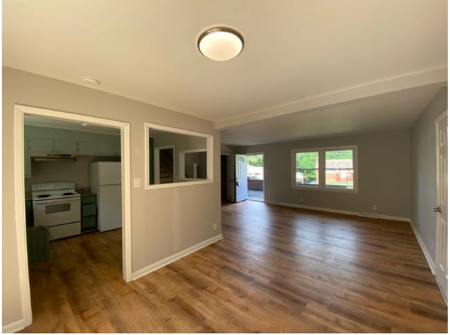 Building Photo - 3 BR/2BA | Newly Renovated Single Family Home | 1-Car Covered Parking | Large  backyard!