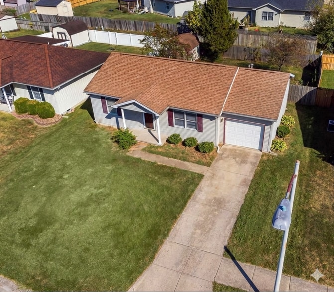 Building Photo - 1816 Davcohn Ave