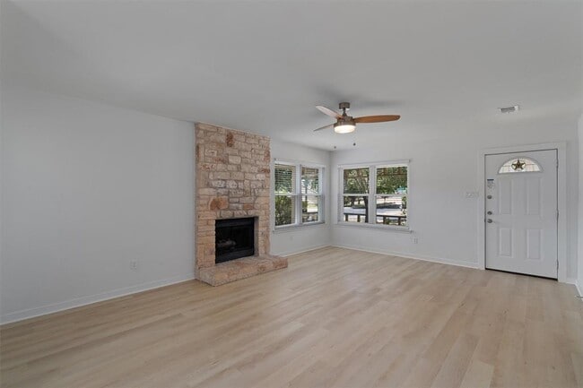 Building Photo - 8907 Creekmont Cove