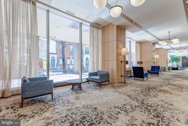 Building Photo - 224 W Rittenhouse Square
