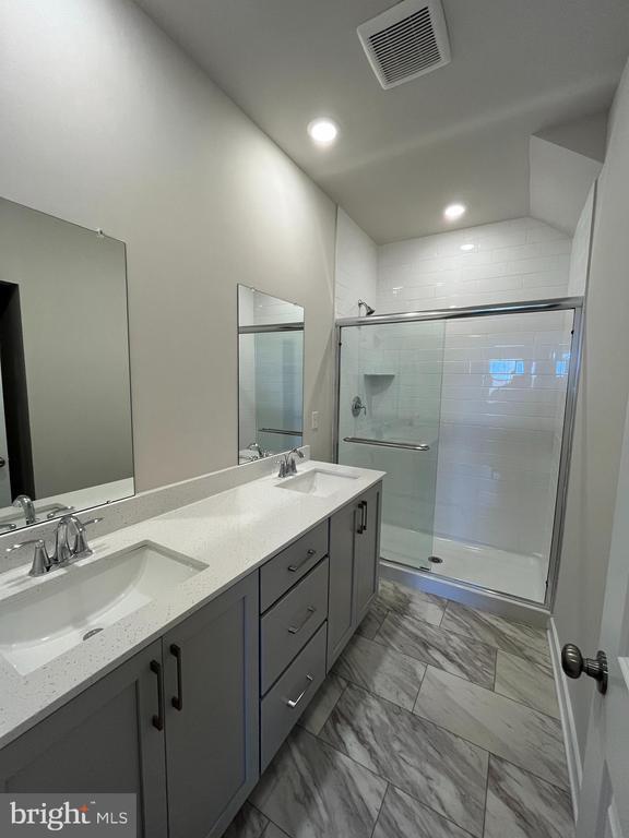 Building Photo - 741 Platinum Dr