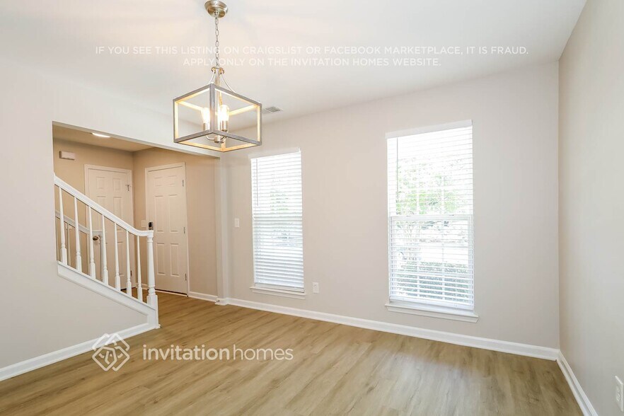 Building Photo - 7918 Antique Cir