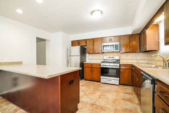 Building Photo - 1668 Kildare Pl