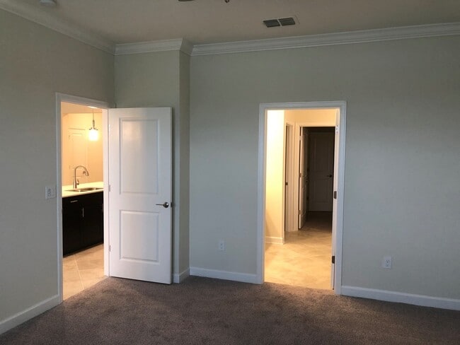 Building Photo - Lakefront Single Story 3/2 Home  FREE wash...