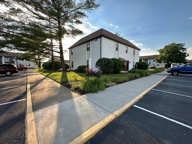 Building Photo - 5564 E Virginia St