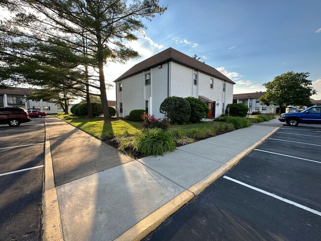 Building Photo - RENTAL SPECIAL Evansville, Indiana*** 2 Bed 2 Bath $1079.00/mo***No Deposit $0