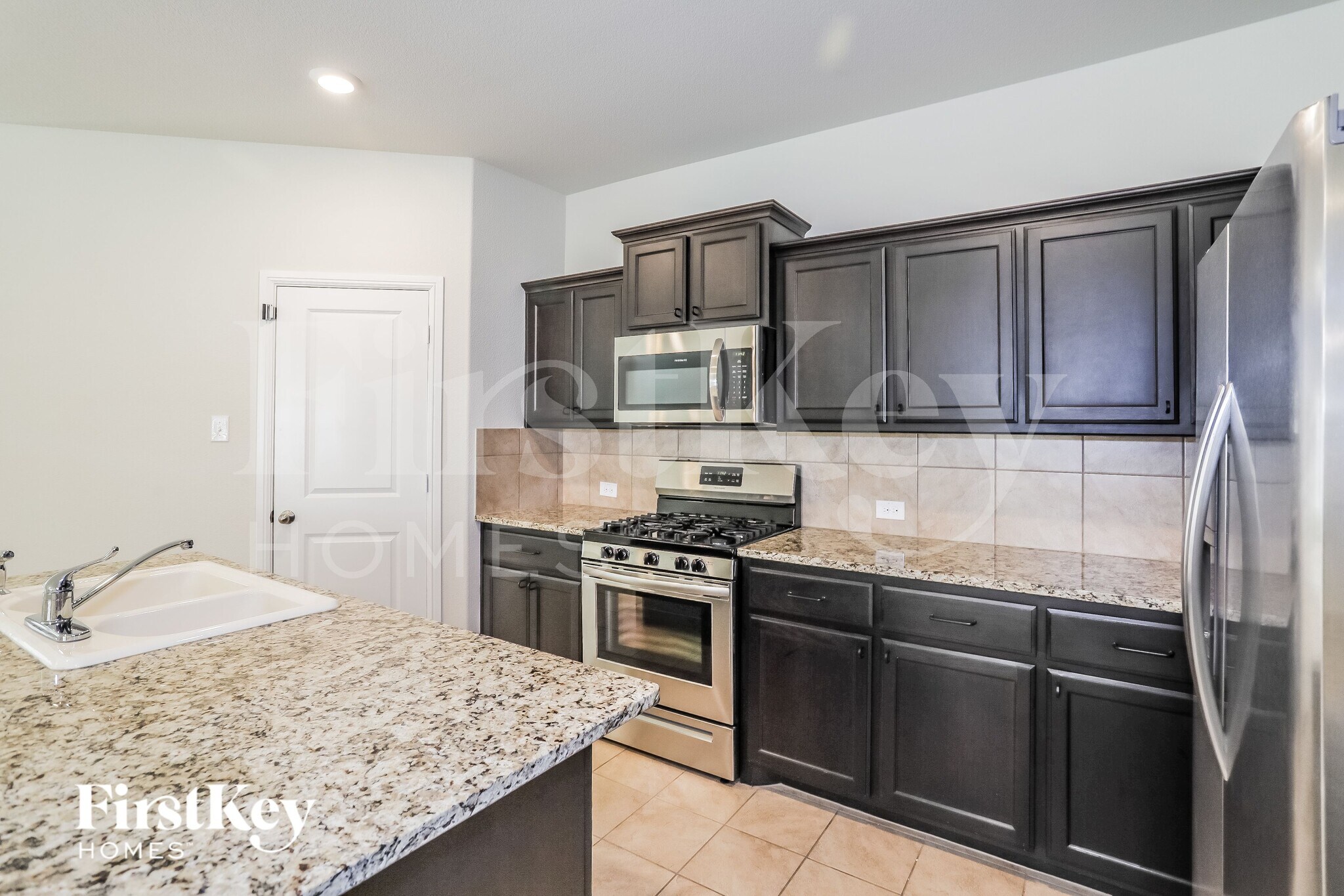 Building Photo - 2205 Sadlers Creek Ln
