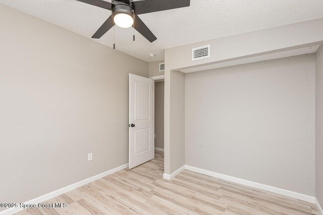 Building Photo - 2626 Sarno Rd