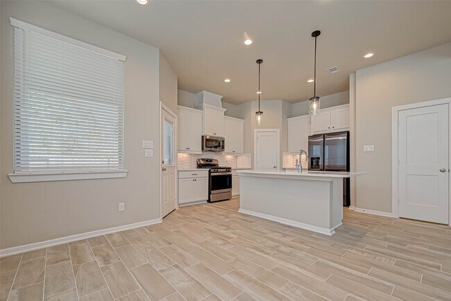 Building Photo - 316 N Spotted Fern Dr