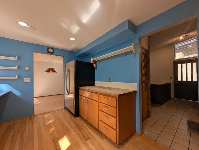 Building Photo - Fantastic 3-Bedroom, 2.5-Bath Home In East Eugene!