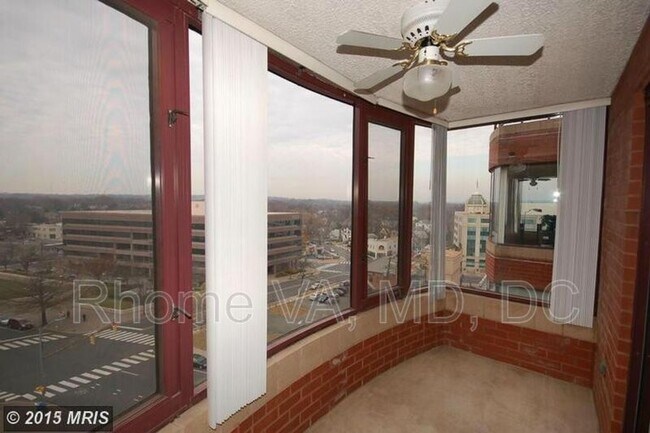 Building Photo - 2400 Clarendon Blvd