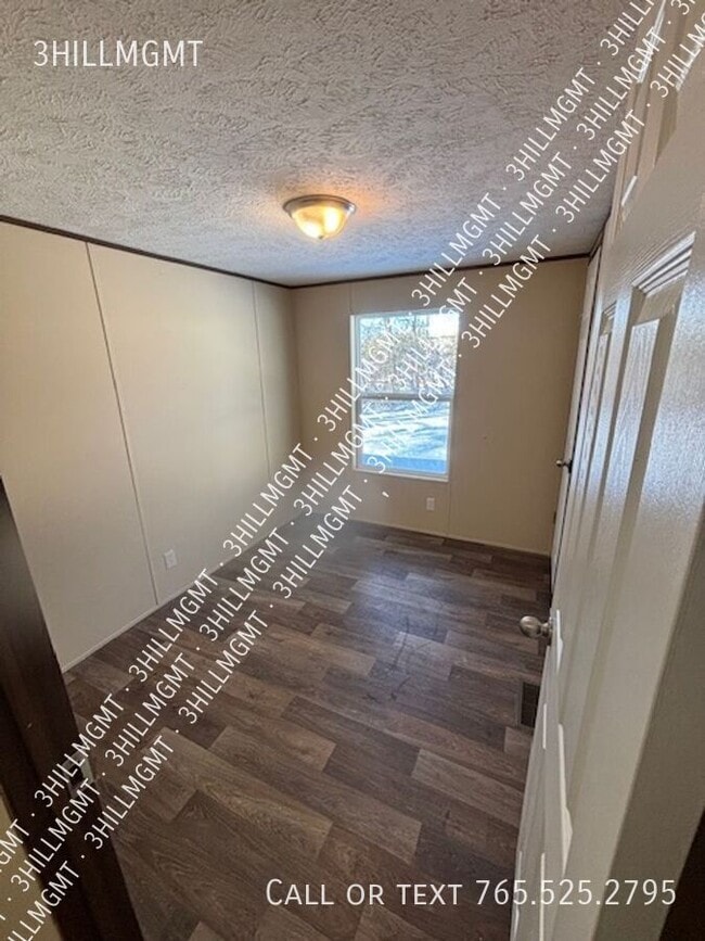 Building Photo - 5600 W Kilgore Ave