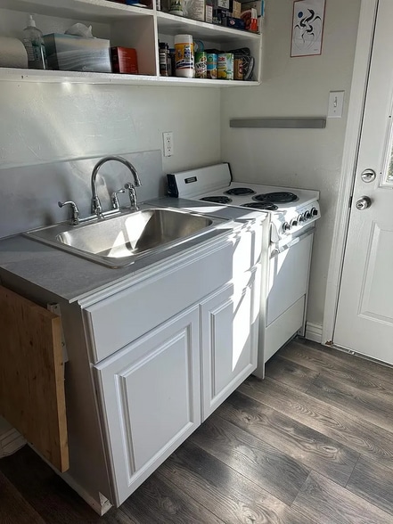 updated kitchen - 1140 E Coronado Rd