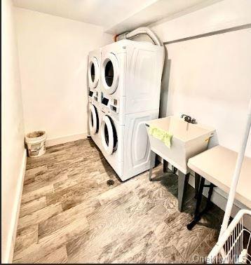 Building Photo - 6113 Utopia Pkwy