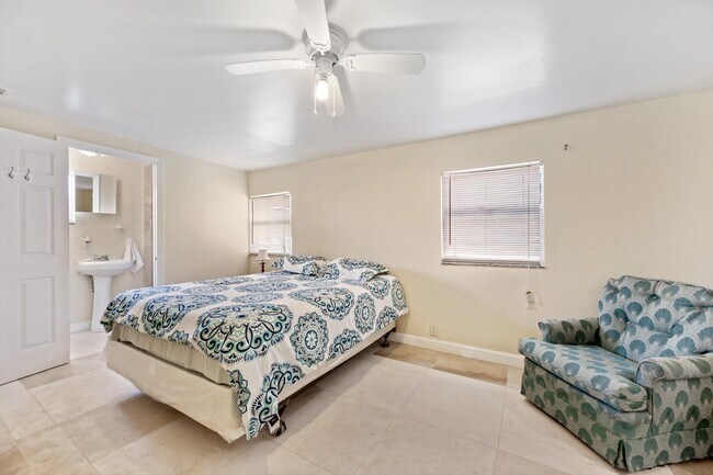 Building Photo - 13717 E Citrus Dr