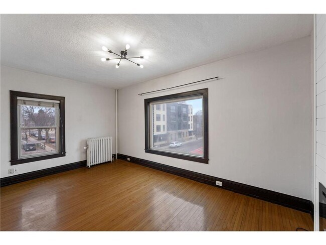 Building Photo - 2881 Irving Ave S