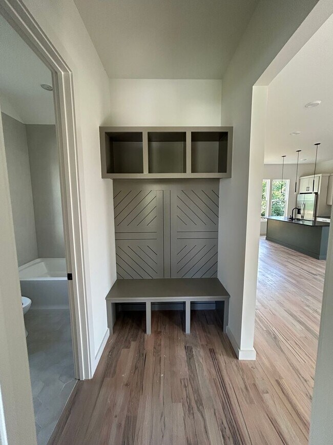 Building Photo - Amazing New Construction in North Nashville!
