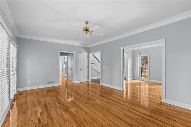 Building Photo - 3460 Goldenrod Dr