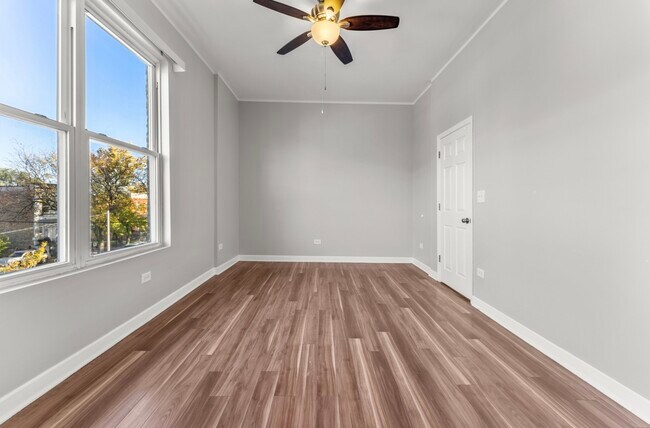 Building Photo - 803 S Karlov Ave