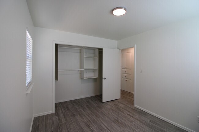 Building Photo - 59 Shirley Ln