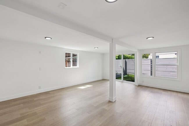 Building Photo - Newly Renovated Historic 1-Bedroom in Downtown North (Palo Alto)