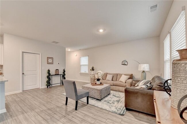 Building Photo - 111 Horned Owl Ave