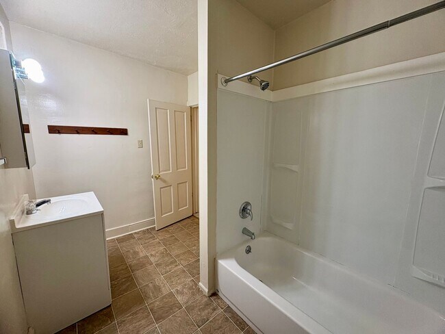 Building Photo - 539-541 S Market St