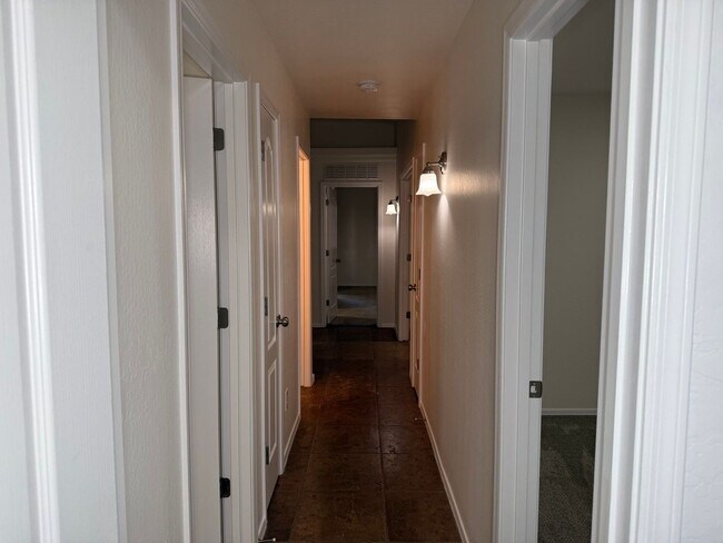 Building Photo - 3922 N Creosote Ct