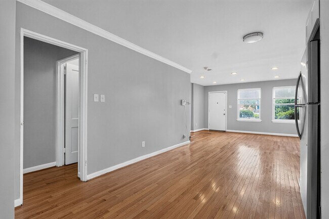 Building Photo - 5551 Chillum Pl NE
