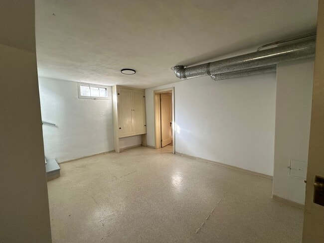 Building Photo - Wonderful 2+ Bedroom 1 Bath Shadle Area Home