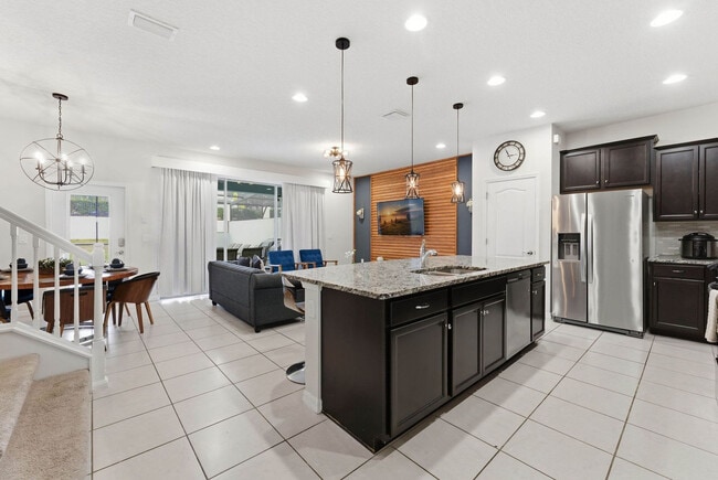 Building Photo - 2440 Dubai St