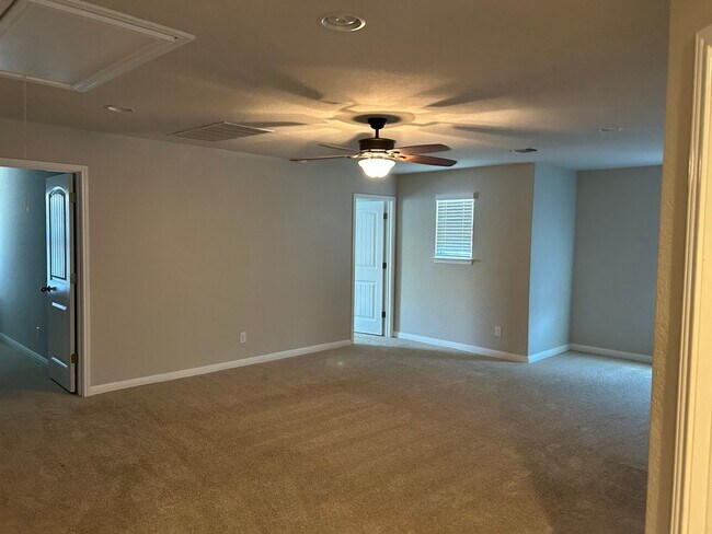 Building Photo - 22427 Carriage Bush