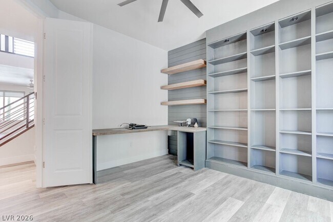 Building Photo - 12735 Coastline Shadow St