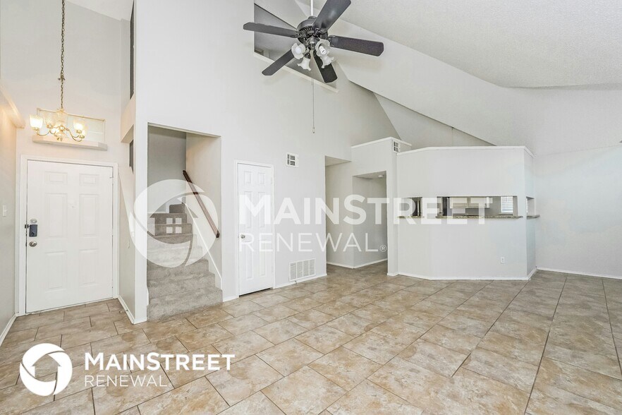 Building Photo - 8440 Cloverglen Ln