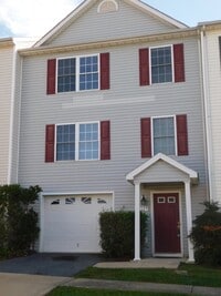 Building Photo - Location! Location! Location!