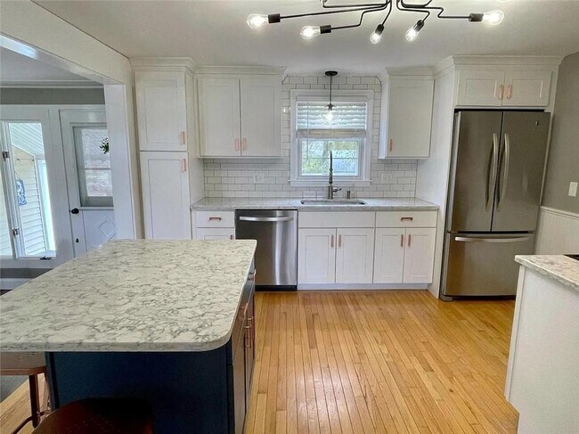 Building Photo - 30 Althea Dr