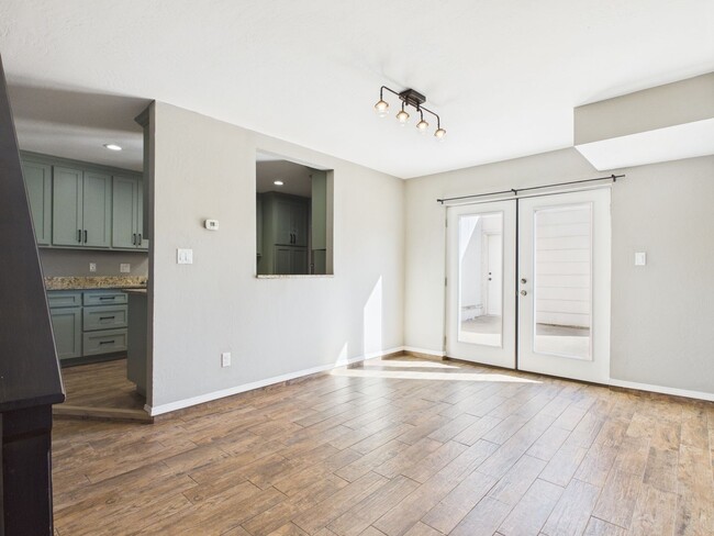 Building Photo - Beautiful in Belmar!