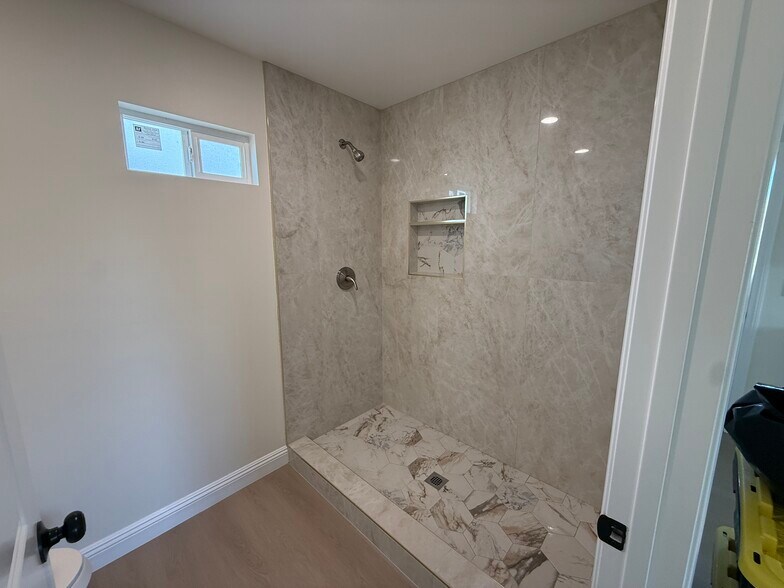 Building Photo - 4003 Bermuda Ct