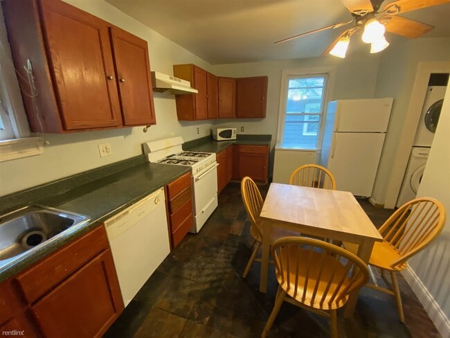 Building Photo - 5 br, 2 bath House - 314 E Summit St