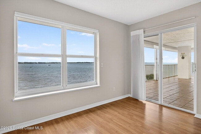 Building Photo - 102 Riverside Dr