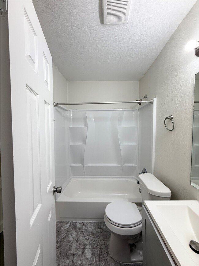 Building Photo - 3635 N MacGregor Way